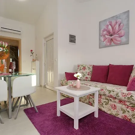 Nivel Apartment *