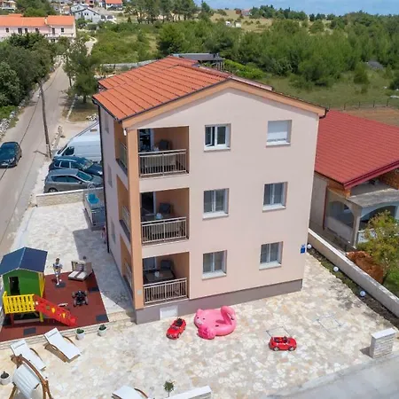 Nivel Apartment Vir