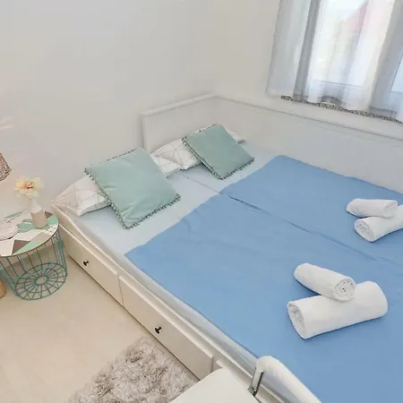 Nivel Apartment Vir