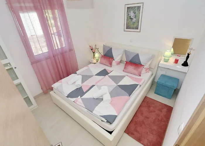 Nivel Apartment Vir